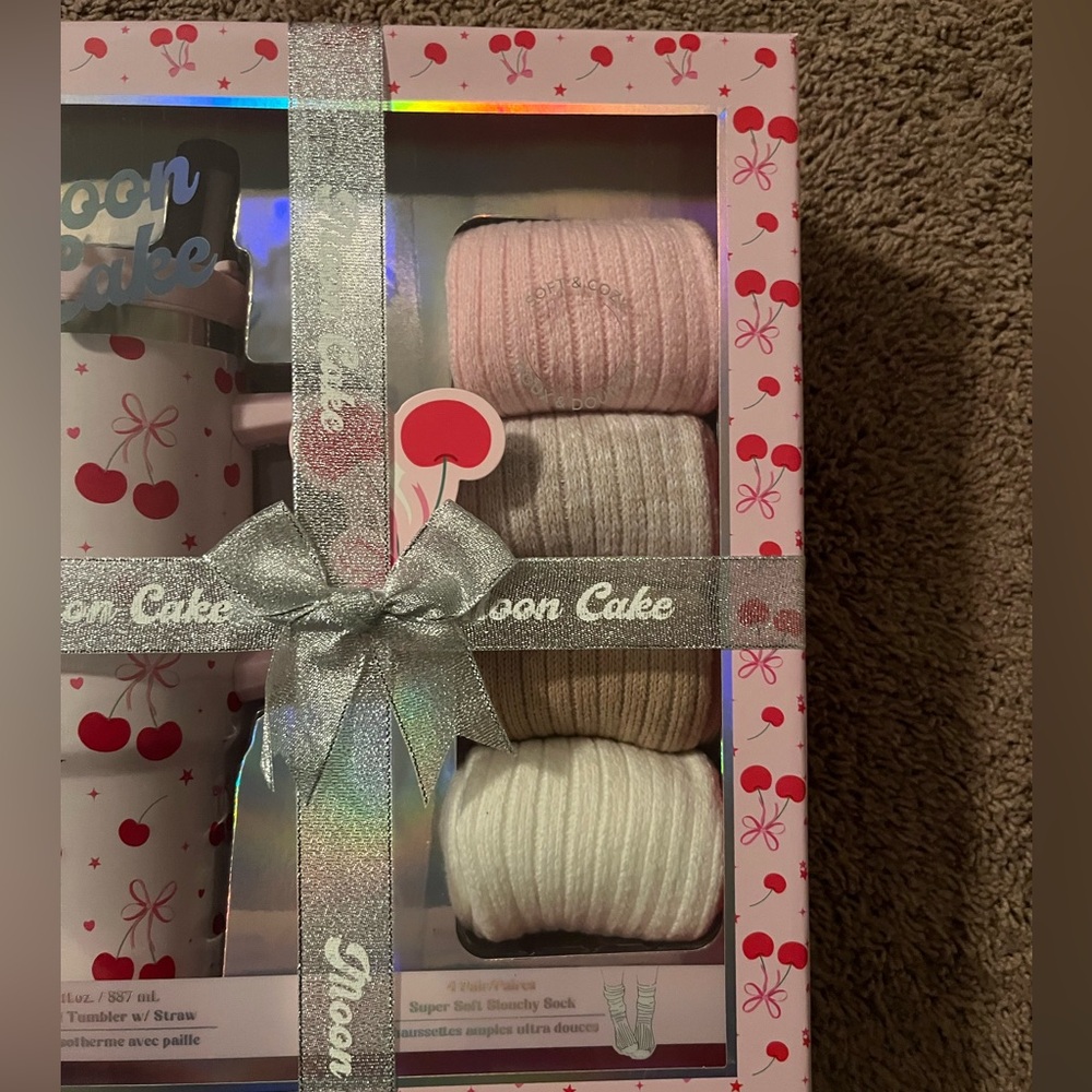 Moon Cake Cherry Tumbler and Sock Set - Picture 3 of 6